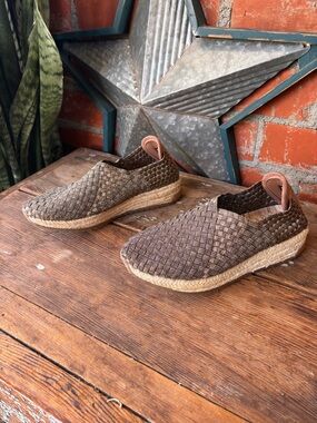 Skechers Bobs Bronze Women’s Size 7.5 Espadrille Wedges Shoes Memory Foam
